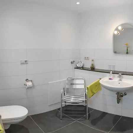 / Christ Apartment
